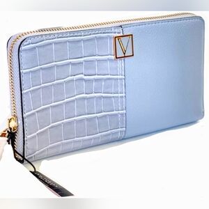 Nip luxury VS sky blue 1/2 vegan croc gold tone v zip long wallet